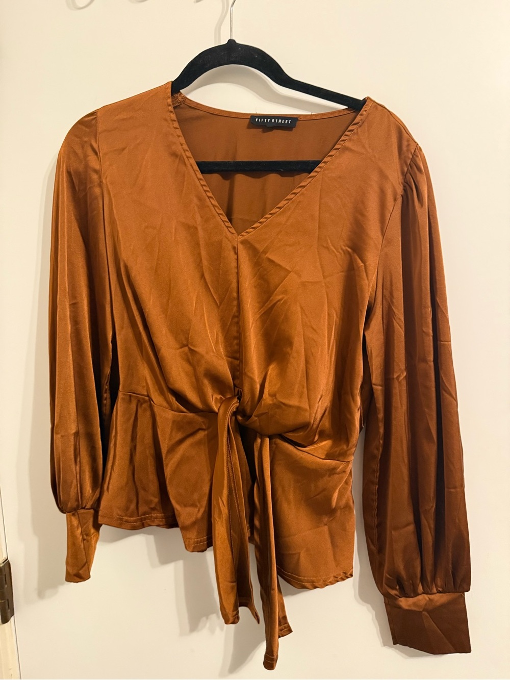 Fifth Street Women's Rust Tie-Front V-Neck Blouse